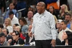 面包母亲：迈克太棒了&他总是不停地在工作 终于身为主帅带队夺冠